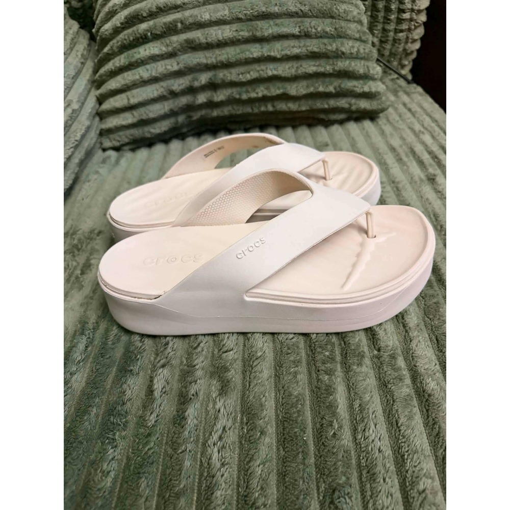 Crocs Womens 9 Bone Getaway Flip Platform Sandals Wedge Comfort Cream